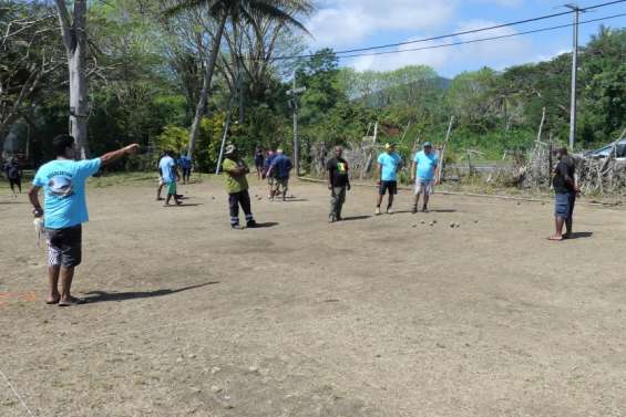 Huit équipes au tournoi de pétanque